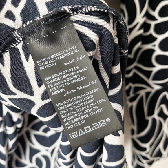 CHICO’S TRAVELERS CLASSIC CONVERTIBLE PRINTED TOP  Sz 3 XL 16 White Navy Slinky - Picture 6 of 8